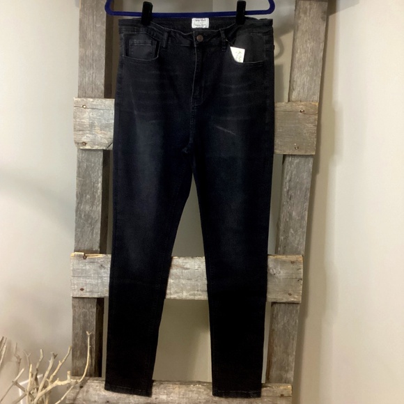 NWOT White Birch Black Denim Non-Distressed Skinny Jean - Picture 1 of 4